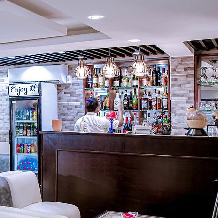 Serena Hotel Douala Eksteriør bilde