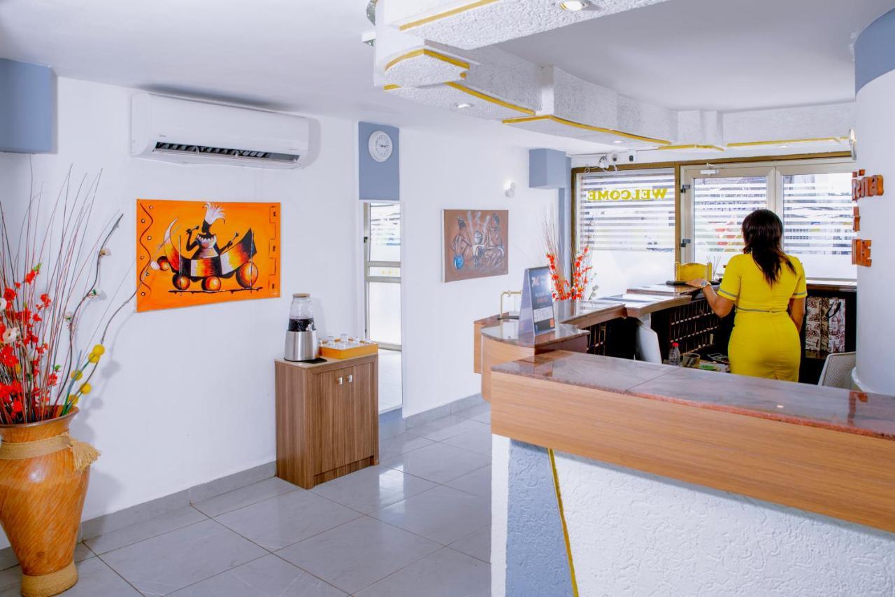 Serena Hotel Douala Eksteriør bilde