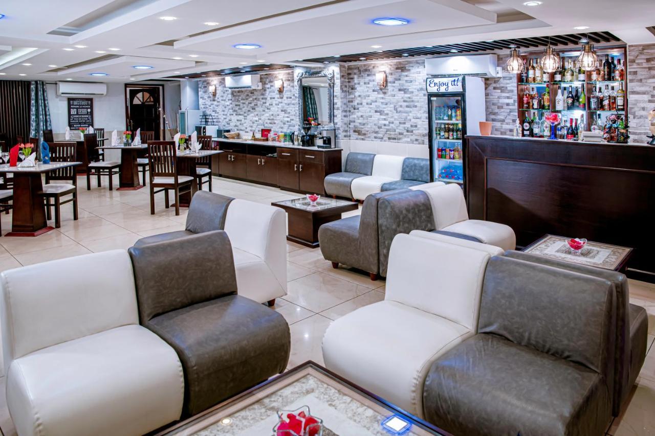 Serena Hotel Douala Eksteriør bilde