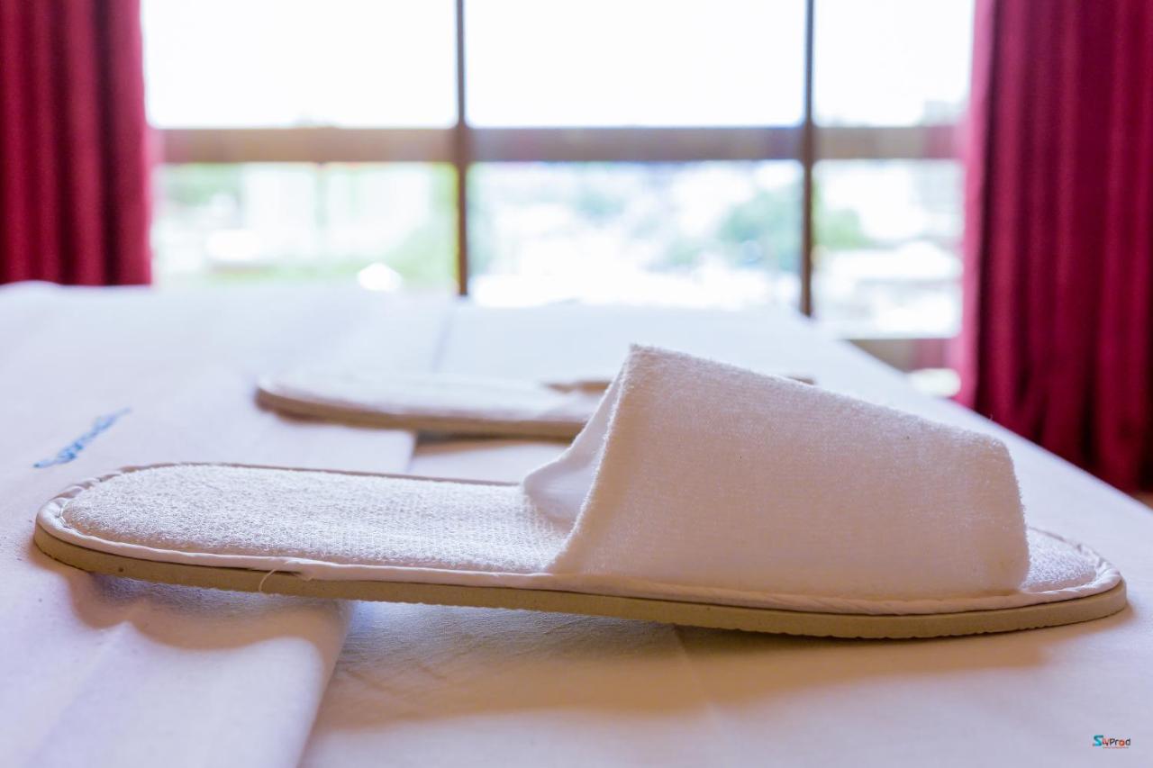 Serena Hotel Douala Eksteriør bilde