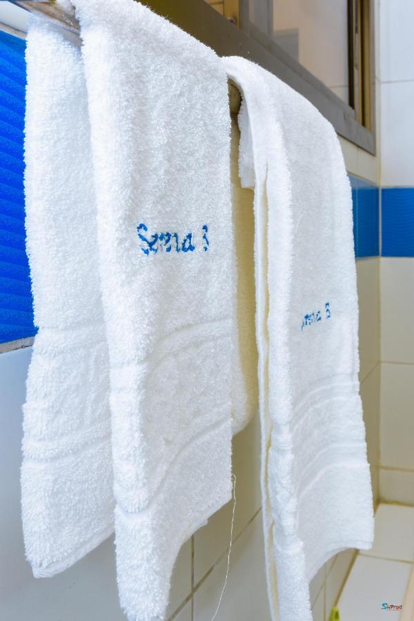 Serena Hotel Douala Eksteriør bilde